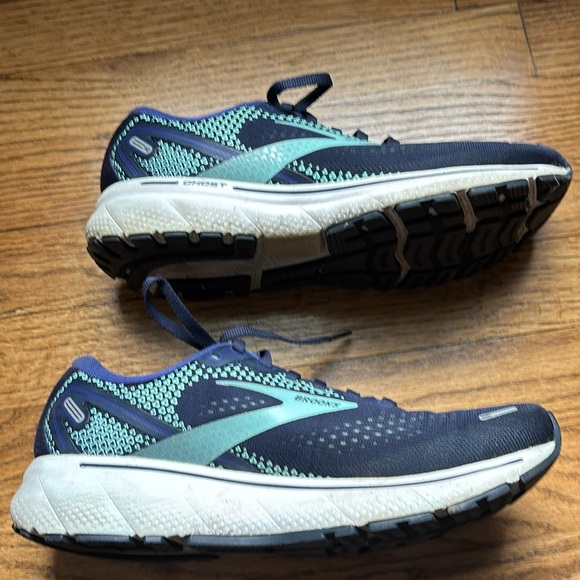 REDUCED - GHOST 14 Neutral Sneakers by Brooks Size 9 - Picture 4 of 5